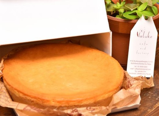 ホール5号（15cm）、植村さんのチーズケーキ