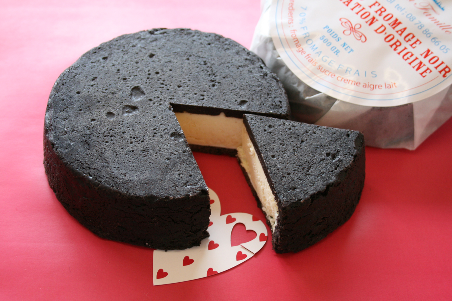 お取り寄せ(楽天) 見た目がインパクト大★ まっ黒チーズケーキ Mサイズ  チーズケーキ ケーキ 価格2,808円 (税込)