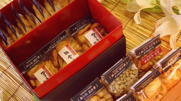 加藤製菓 おかき贈答用 詰め合わせ ギフト箱 5 000円 モニター審査員の口コミ 評判一覧 お取り寄せ口コミ検索 おとりよせネット 通販グルメ スイーツ ギフト 口コミ ランキング