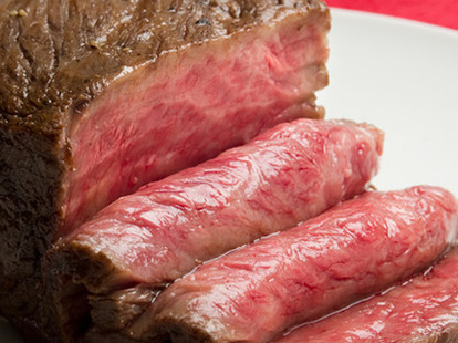 ベストお取り寄せ大賞2019 部門賞　銀賞 / 特撰黒毛和牛（ザブトン）<br>極上ローストビーフ300g/たわら屋