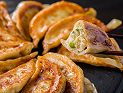 味くらべセット（餃子） / 手打ち餃子　天のびろく