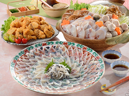 ベストお取り寄せ大賞2025 鍋部門 銀賞 / 国産とらふぐ贅沢三昧セット＜4～5人前＞/通販専門店ふるさと産直村