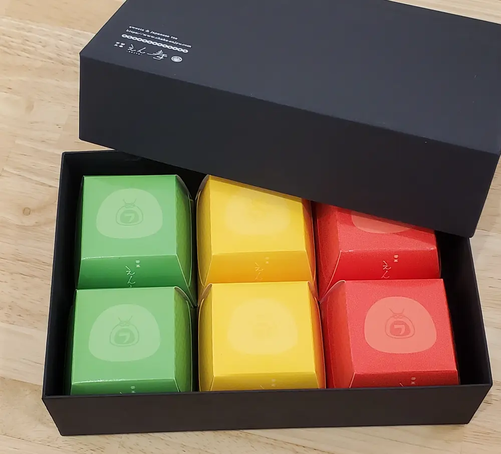 フルーツ大福　イチゴ・キウイフルーツ・パイナップル　各２個入り　合計６個入りのサブ画像