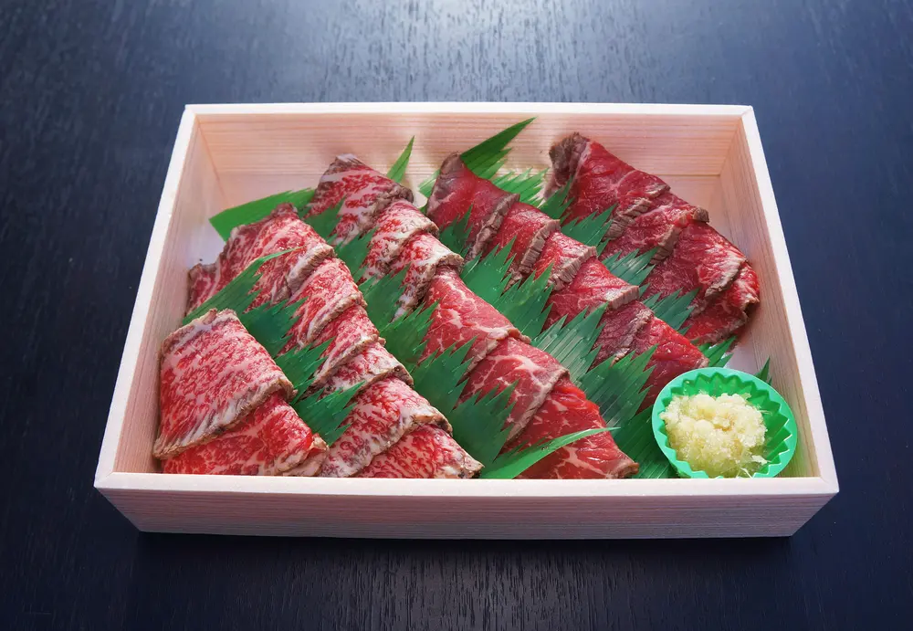 近江牛特選和風とろ生ローストビーフ（トロ赤身合計250gセット）【化粧箱入】のサブ画像