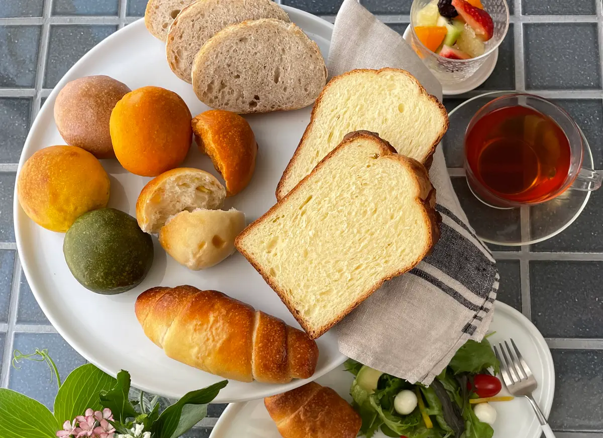 選べる食パンと朝に楽しむパン詰め合わせセットの画像