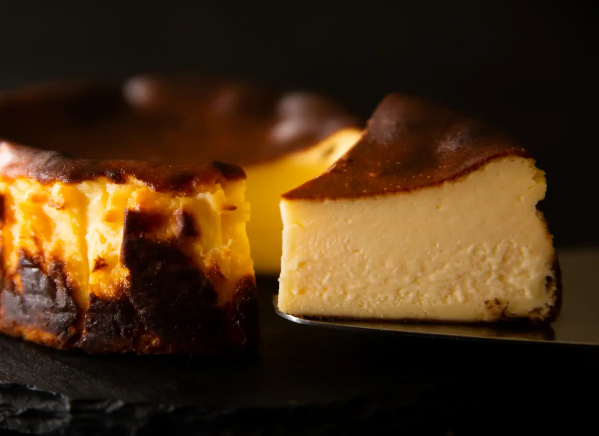 濃厚バスクチーズケーキの画像