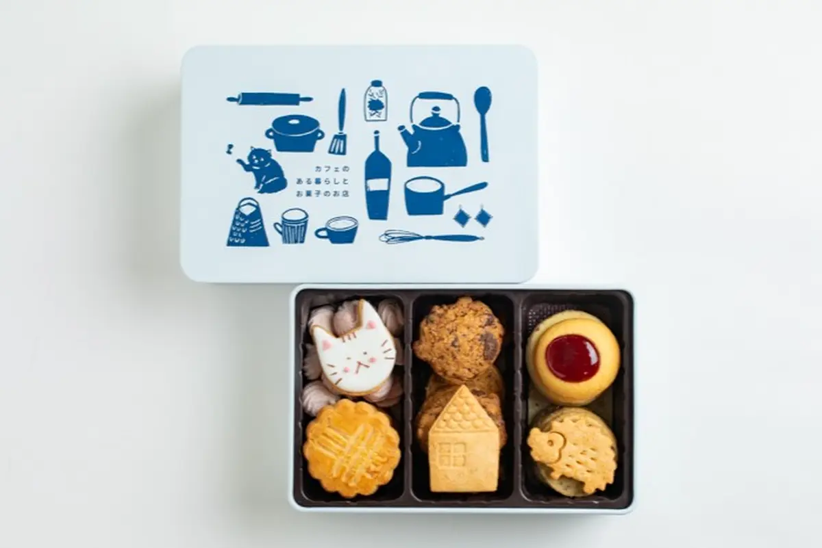 ネコとハリネズミのクッキー缶の画像