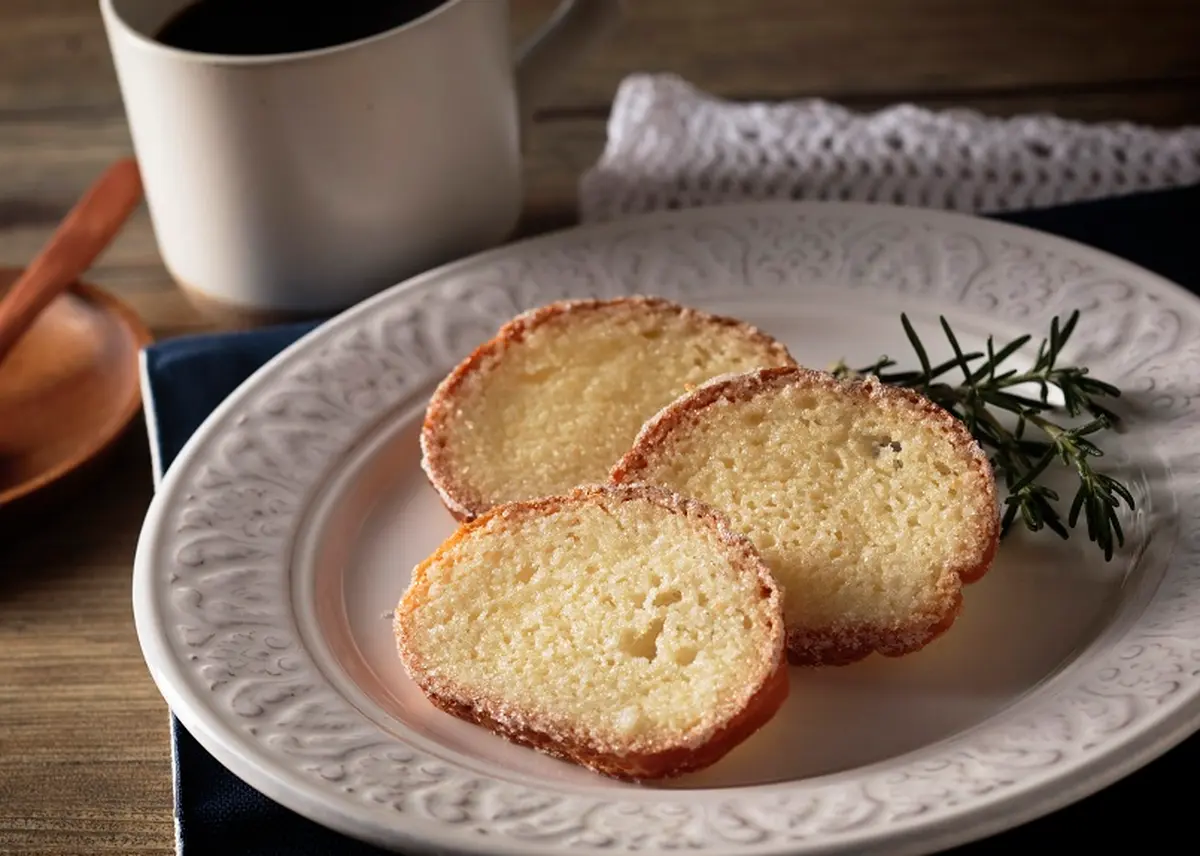 たくみにしかわ バターラスク 24枚入りの画像