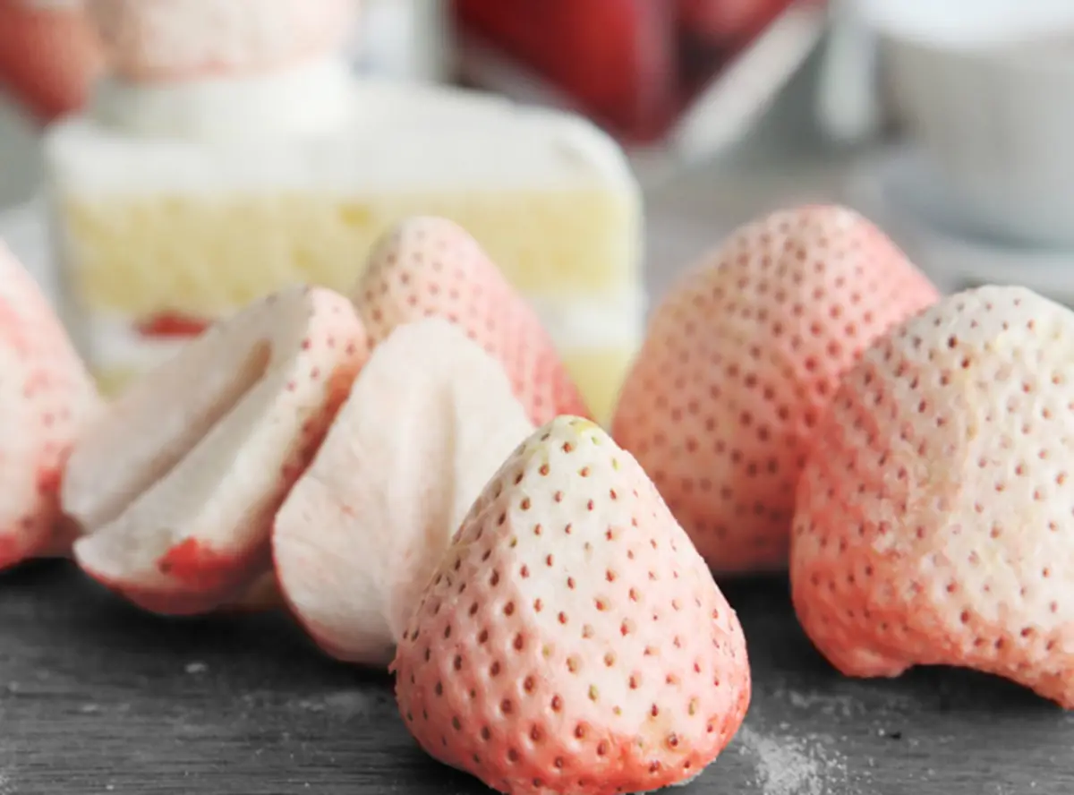 白いいちごのフリーズドライストロベリーの画像