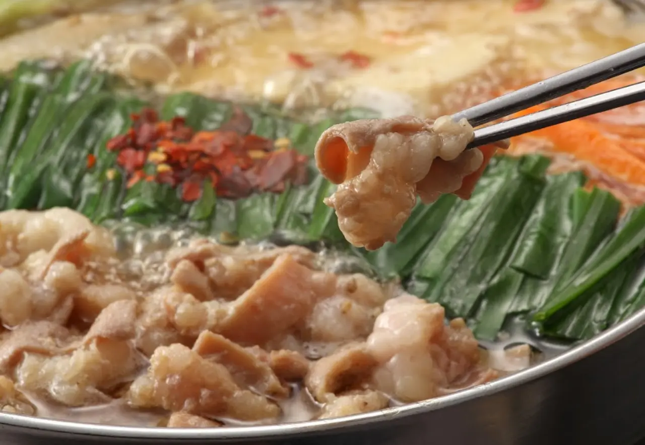 【醬油味】生野菜付き 博多国産牛生もつ鍋セット (4～5人前）の画像