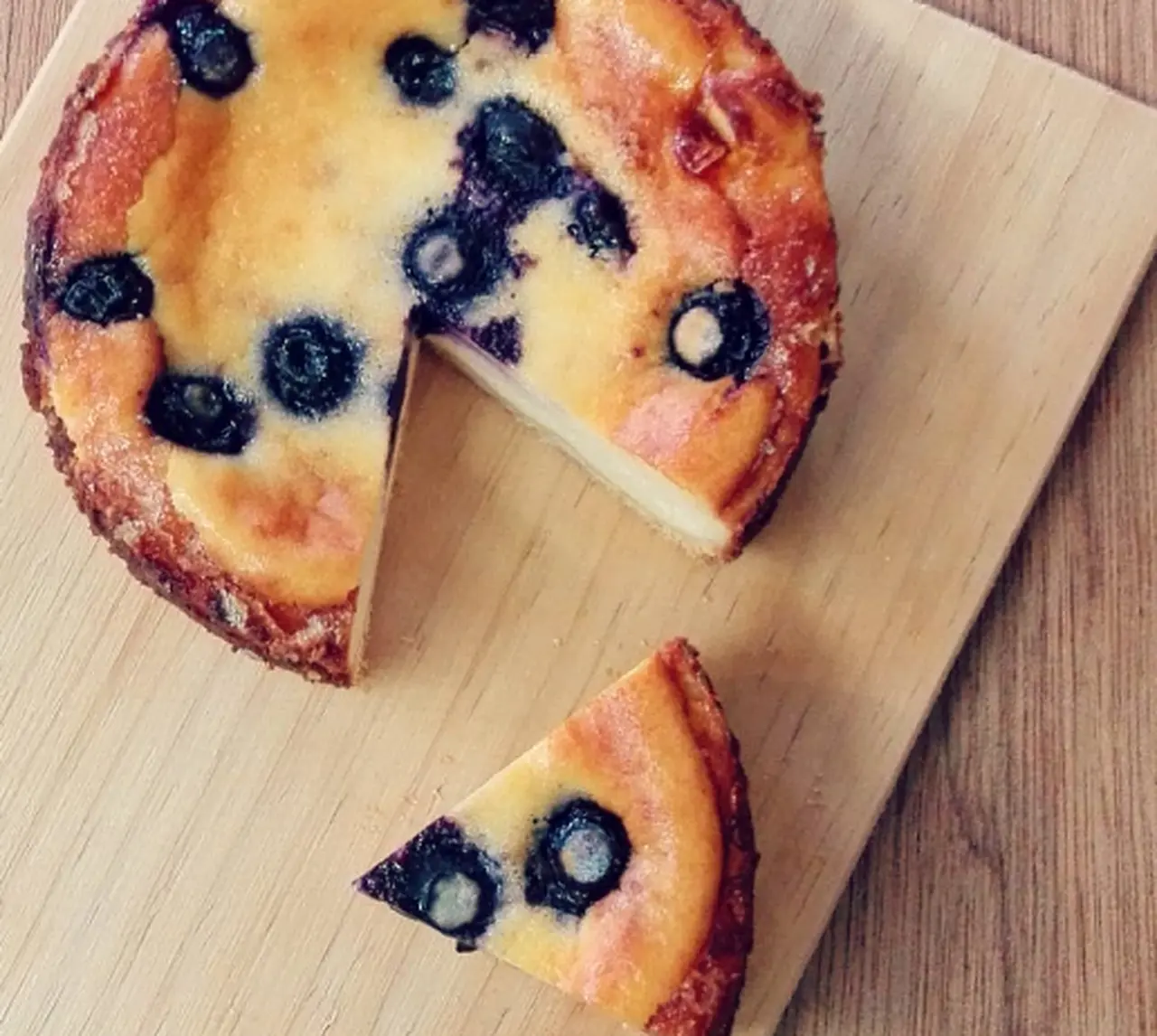 ブルーベリーベイクドチーズケーキの画像