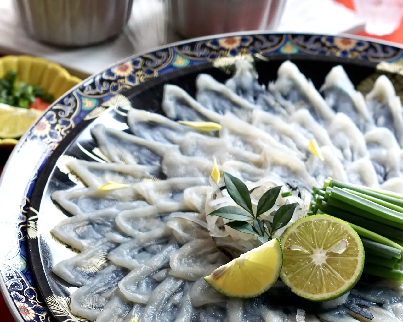 本場下関直送!国産とらふぐ刺しセット<3～4人前>の画像