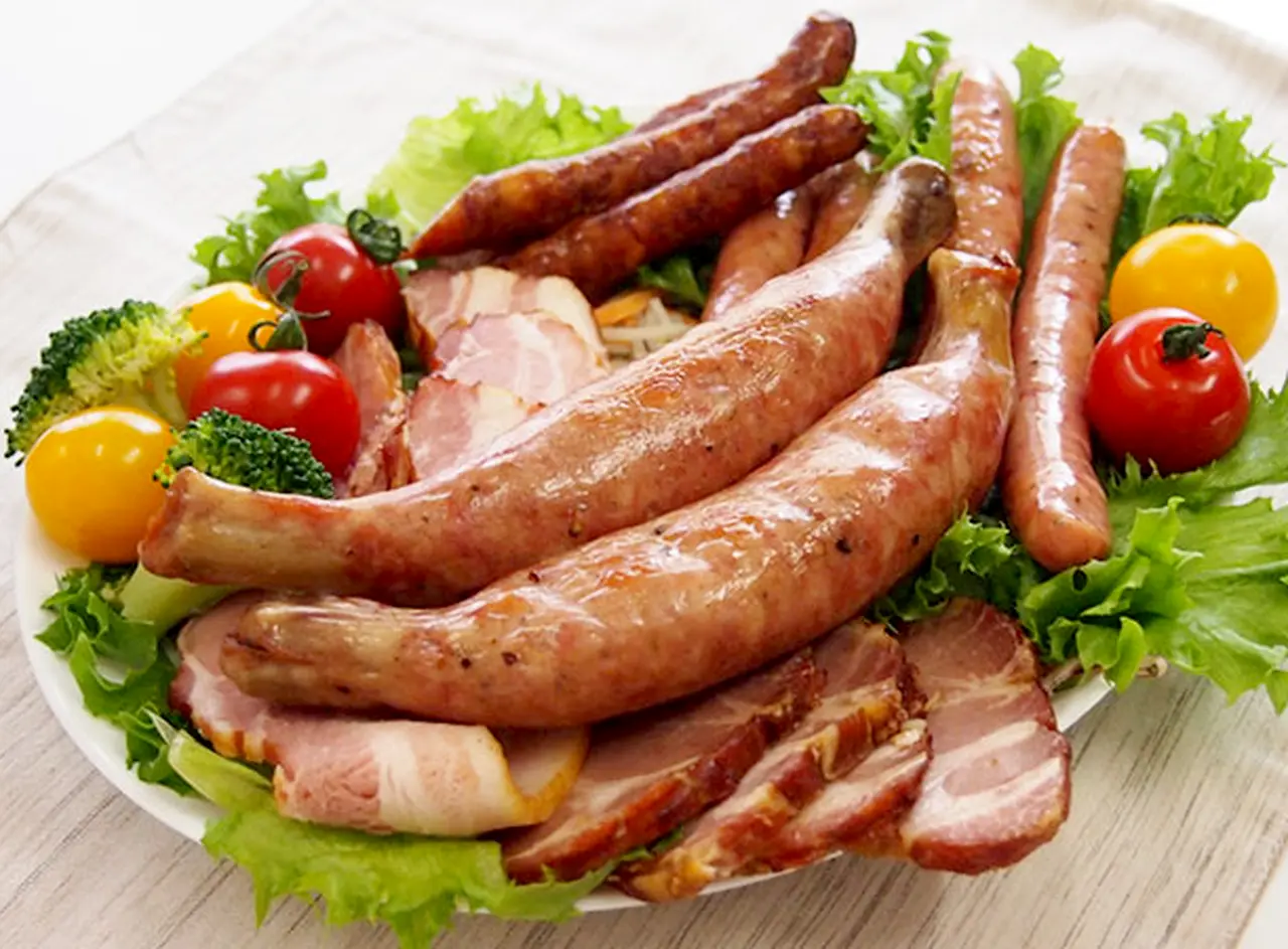 逸品詰め合わせ N6501（石狩川ベーコン、ソーセージ、焼豚）の画像