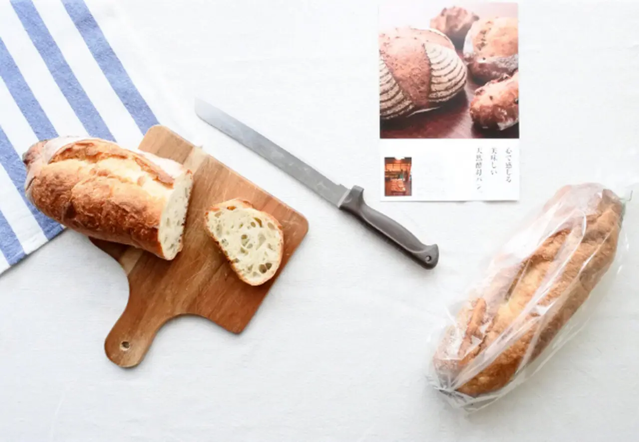 他のフランスパンにはないもっちり感。Boulangerie mugi（ブーランジェリー ムギ）のバタール・トラディショナル／おすすめお取り寄せパンvol.7  - おいしいマルシェ powered by おとりよせネット