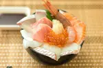 8種の海鮮丼の画像