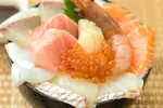 8種の海鮮丼の画像