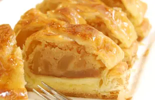 青森ワイナリーホテル アップルパイのサムネイル