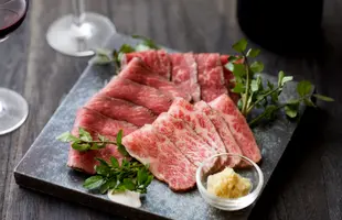 近江牛特選和風とろ生ローストビーフ（化粧箱入）のサムネイル