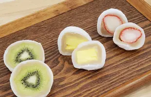 フルーツ大福 6個入り(苺 パイン キウイ 各2入り)のサムネイル