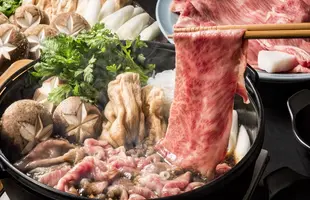 【選べるギフトセット】近江牛霜降り すき焼きしゃぶしゃぶ 500ｇ　【化粧箱入】のサムネイル