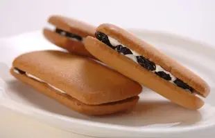 レーズンサンド 10個入りのサムネイル