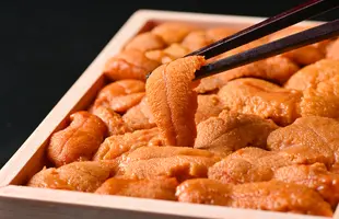北海道 礼文・利尻島産「折詰エゾバフンウニ」木箱入り 90gのサムネイル