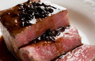 A5ランクのローストビーフ（トリュフソース付）のサムネイル