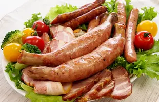 逸品詰め合わせ N6501（石狩川ベーコン、ソーセージ、焼豚）のサムネイル