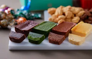 選べるテリーヌ ドゥ ショコラ＆ぺカンナッツショコラ ギフトCAN缶のサムネイル