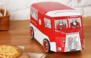 ラ・トリニテーヌ　クラシックカー缶のサムネイル