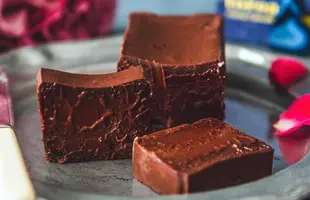 とろ生ガトーショコラ【市川歩美さん推薦】のサムネイル