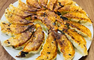 古都の元祖焼餃子 30個 タレ付のサムネイル