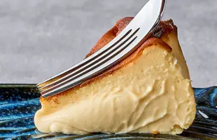 濃厚バスク風チーズケーキのサムネイル
