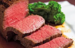 特選黒毛和牛ローストビーフ300gのサムネイル