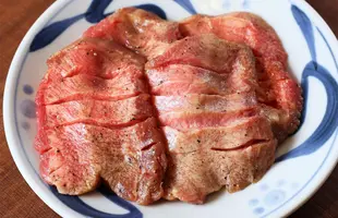 極上厚切り牛たん しろたんのサムネイル