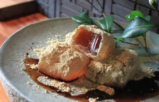 桐箱入り 由布院わらび餅 真空パック200g×4個詰合せ（きな粉×2、抹茶きな粉×1、黒糖きな粉×1）のサムネイル