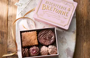 プティピンク〈缶〉（15個入）のサムネイル