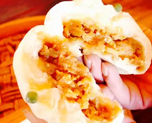 ツルミのカツ煮まん・5個入りの画像