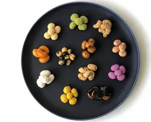 すえひろじゅうにまめ（テトラタイプ４０個入り豆菓子の手土産）の画像