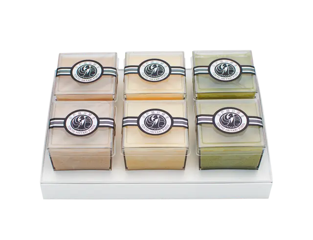 ホワイトデー限定セット！プレーン2・抹茶2・イチゴ2 計6個入の画像