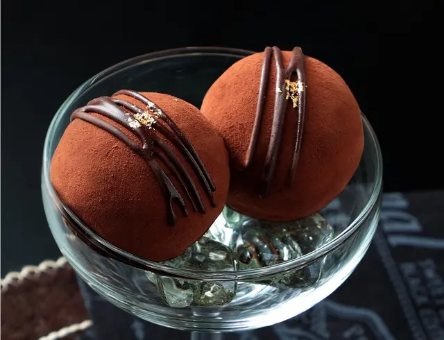 生チョコ大福10個入～ギフトボックスタイプ～の画像