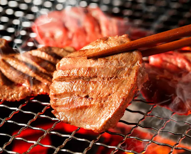 杜の都仙台名物肉厚牛たん塩味500gの画像