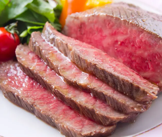 黒毛和牛希少部位（ザブトン）極上ローストビーフ300g