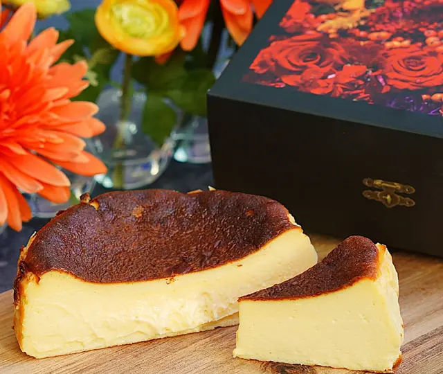 濃厚バスク風チーズケーキ