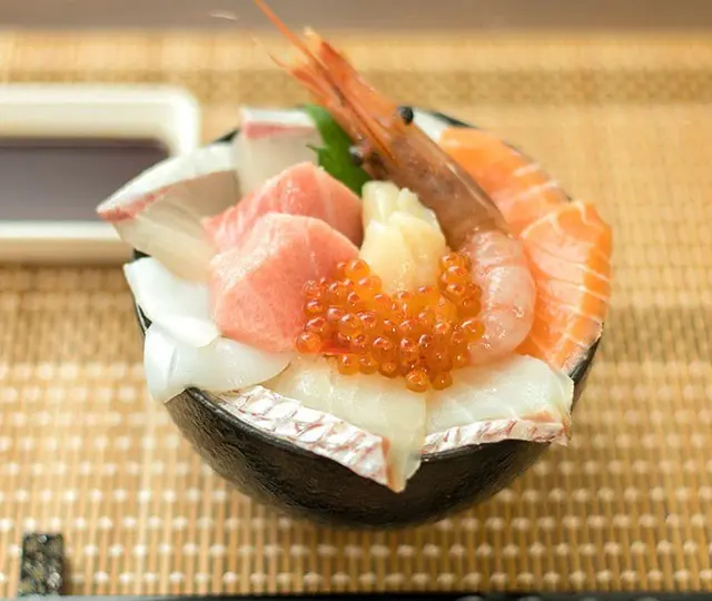 8種の海鮮丼