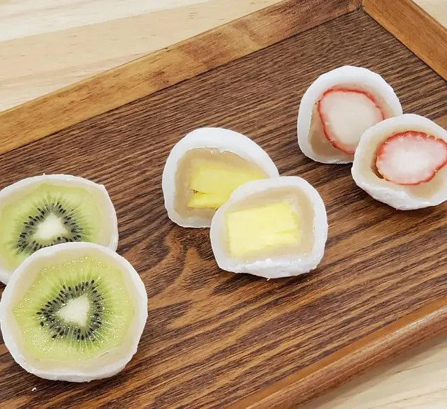 フルーツ大福 6個入り(苺 パイン キウイ 各2入り)の画像