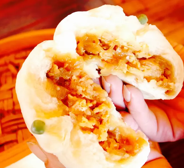 ツルミのカツ煮まん・5個入りの画像