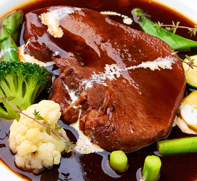 フレンチシェフが作る舌先から舌元まで味わう舌シチュー2パックの画像