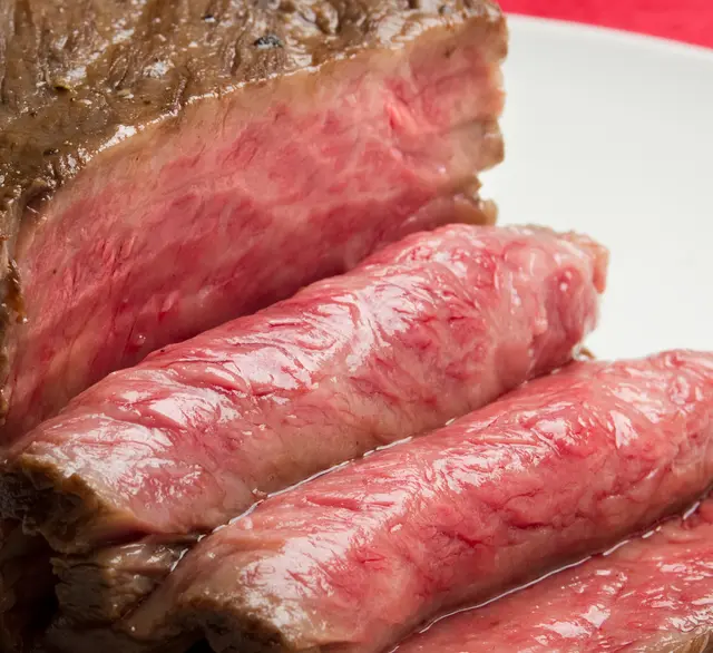 黒毛和牛希少部位（ザブトン）極上ローストビーフ300gの画像