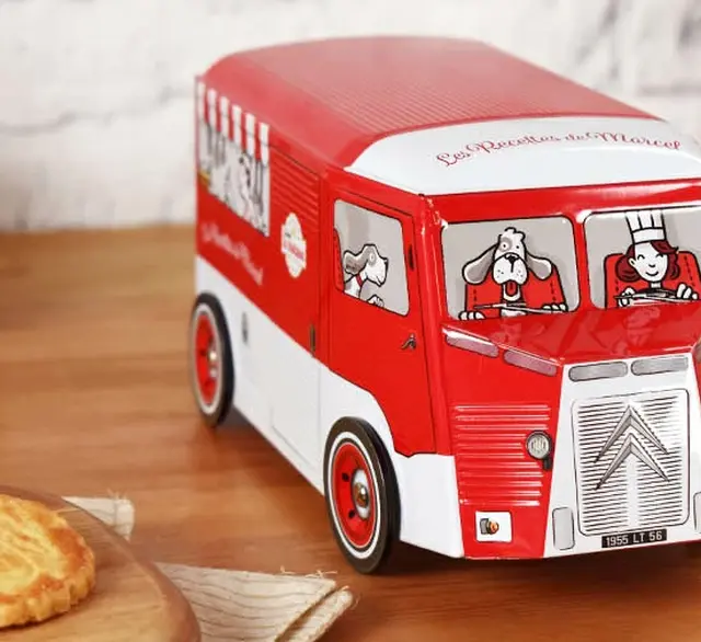 ラ・トリニテーヌ　クラシックカー缶の画像